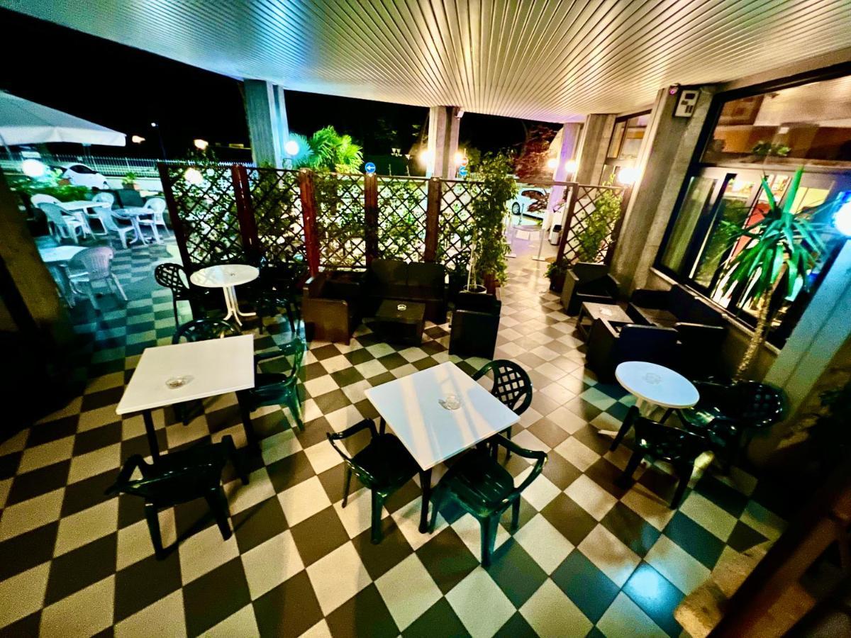Hotel La Bussola Padenghe sul Garda Exterior foto