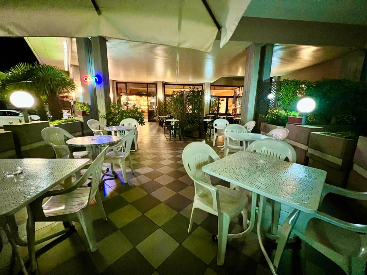 Hotel La Bussola Padenghe sul Garda Exterior foto