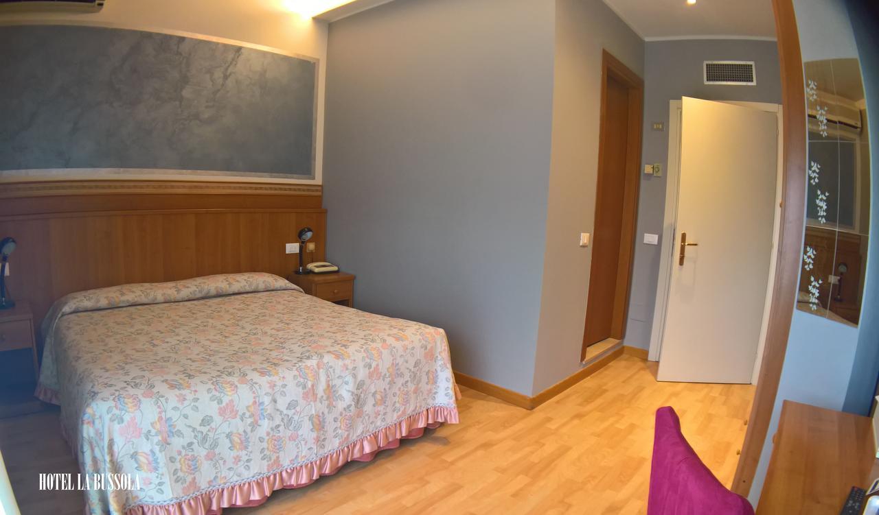 Hotel La Bussola Padenghe sul Garda Exterior foto